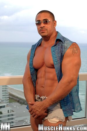 Eddie Camacho shows off his muscular body