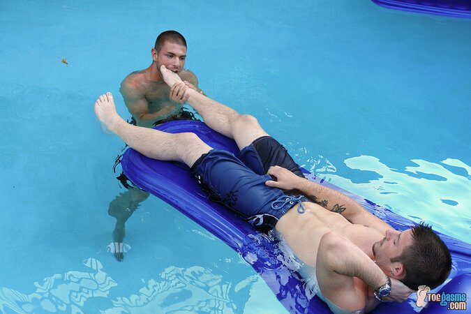 Mike Roberts and Tristan Matthewsworshiping their naked feet and jerking each other