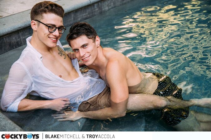 Blake Mitchell fucks Troy Accola