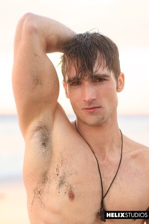 Luke Wilder shows off his hot body