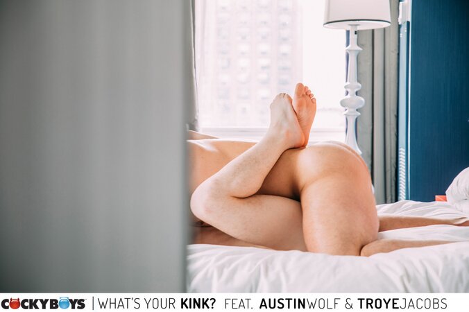 Austin Wolf fucks Troye Jacobs