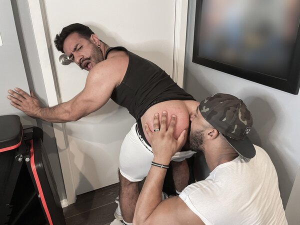 Jason Vario fucks Mateo Zagal