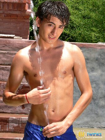 Wet Horny Twink