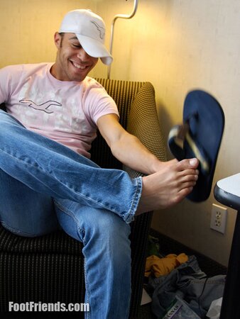 Brett shows off his sexy feet