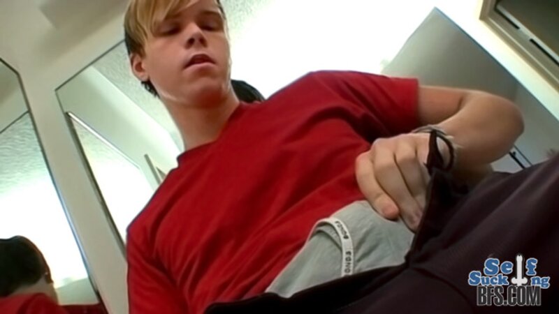 Slim twink Colby Bonds shows off his skills while masturbating