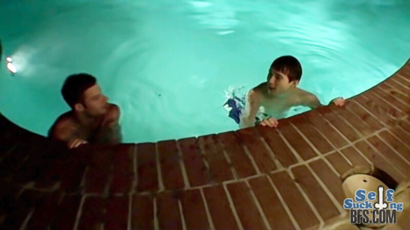 Ethan O'Reilly gives Mike Roberts a hot blowjob after swimming