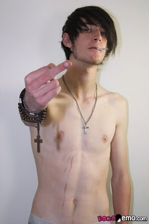 Cheeky emo boy Tommy May strips down and blows his load