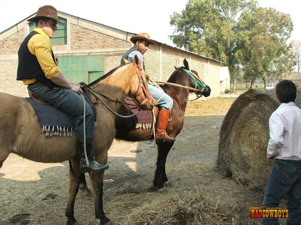 2 gay cowboys give twink a wild west double