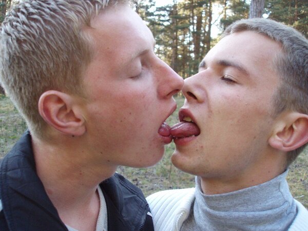 Gay hotties enjoy swallowing dicks